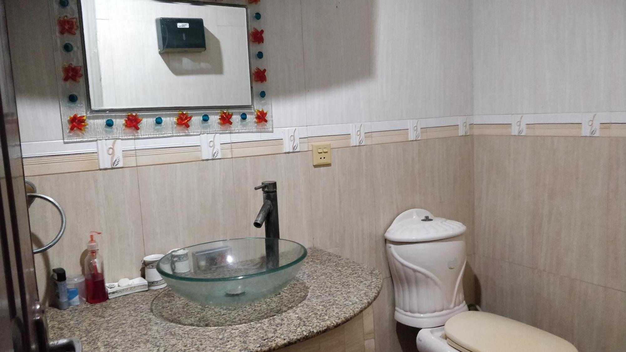 Quick Continental Hotel - Jail Road Lahore Værelse billede