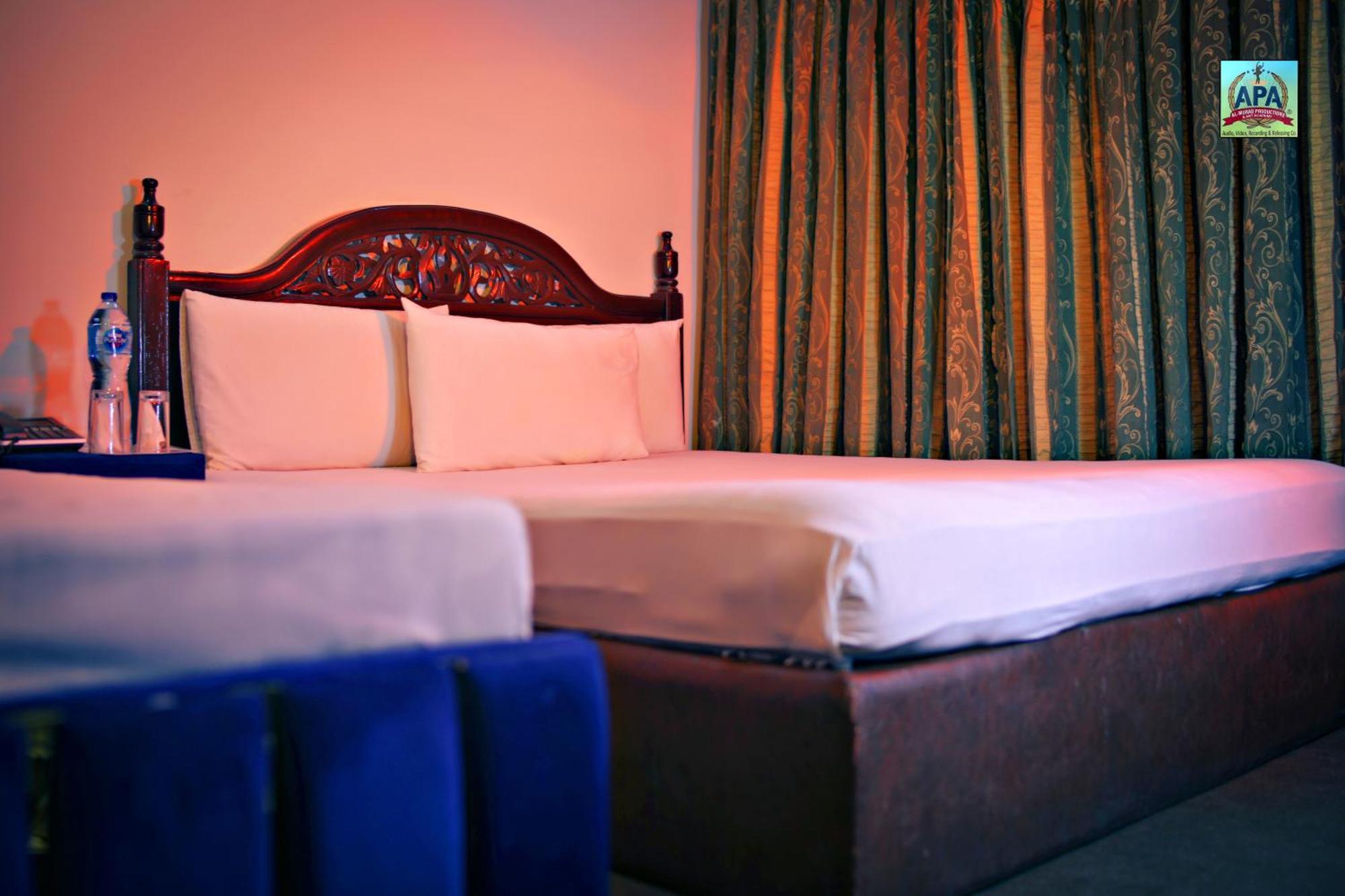 Quick Continental Hotel - Jail Road Lahore Eksteriør billede