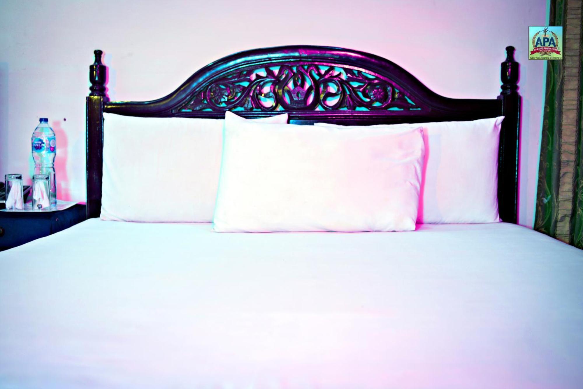 Quick Continental Hotel - Jail Road Lahore Eksteriør billede