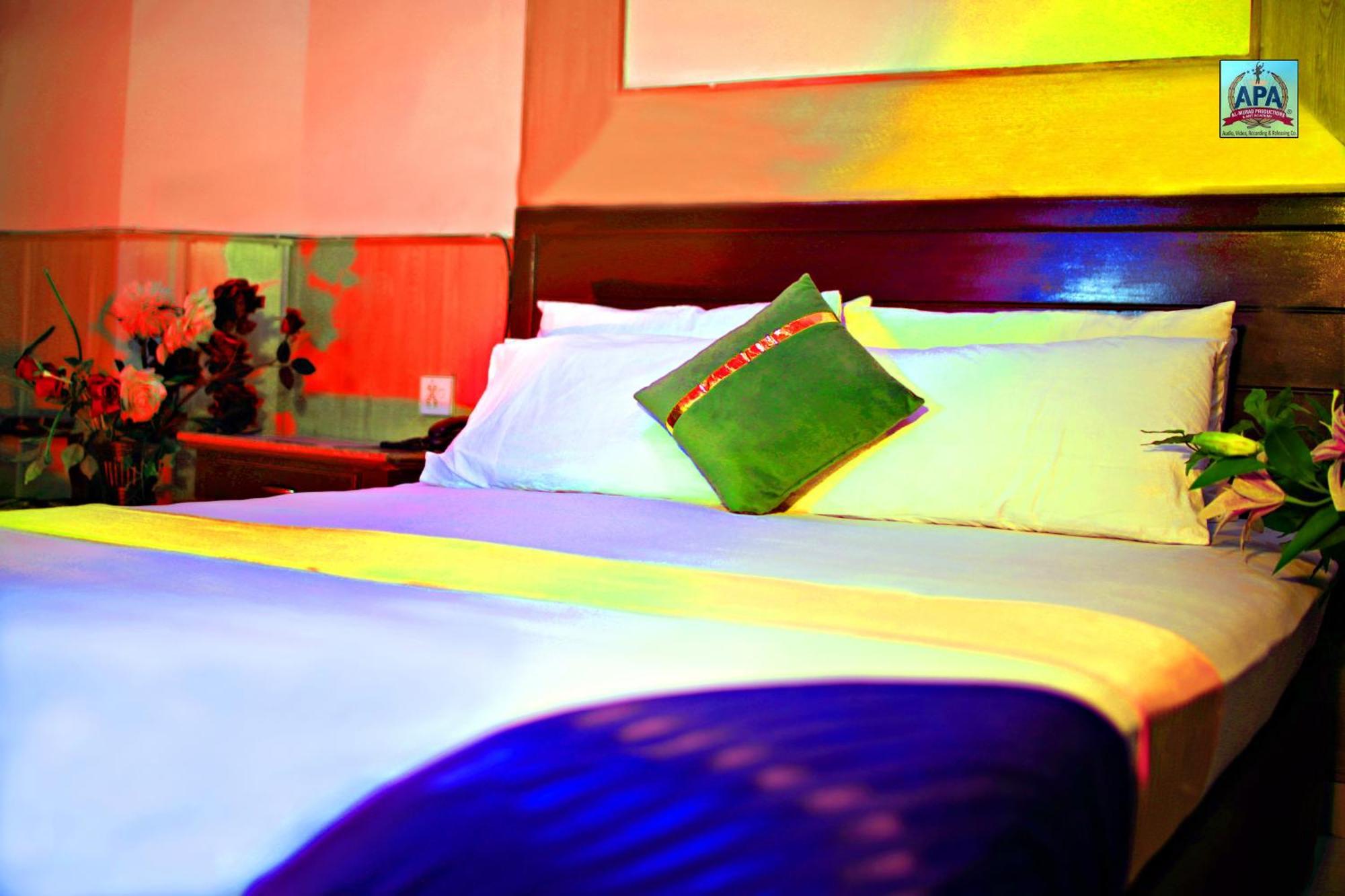 Quick Continental Hotel - Jail Road Lahore Eksteriør billede